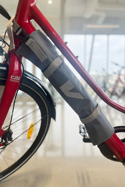 How to install the V battery port cover on a Citi e-bike